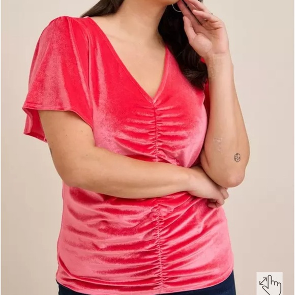 NWT Torrid stretch velvet shirred front flutter sleeve in tea berry pink - Picture 3 of 13